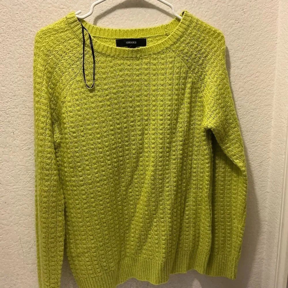 Forever 21 Bright Green Crew Neck Sweater size S